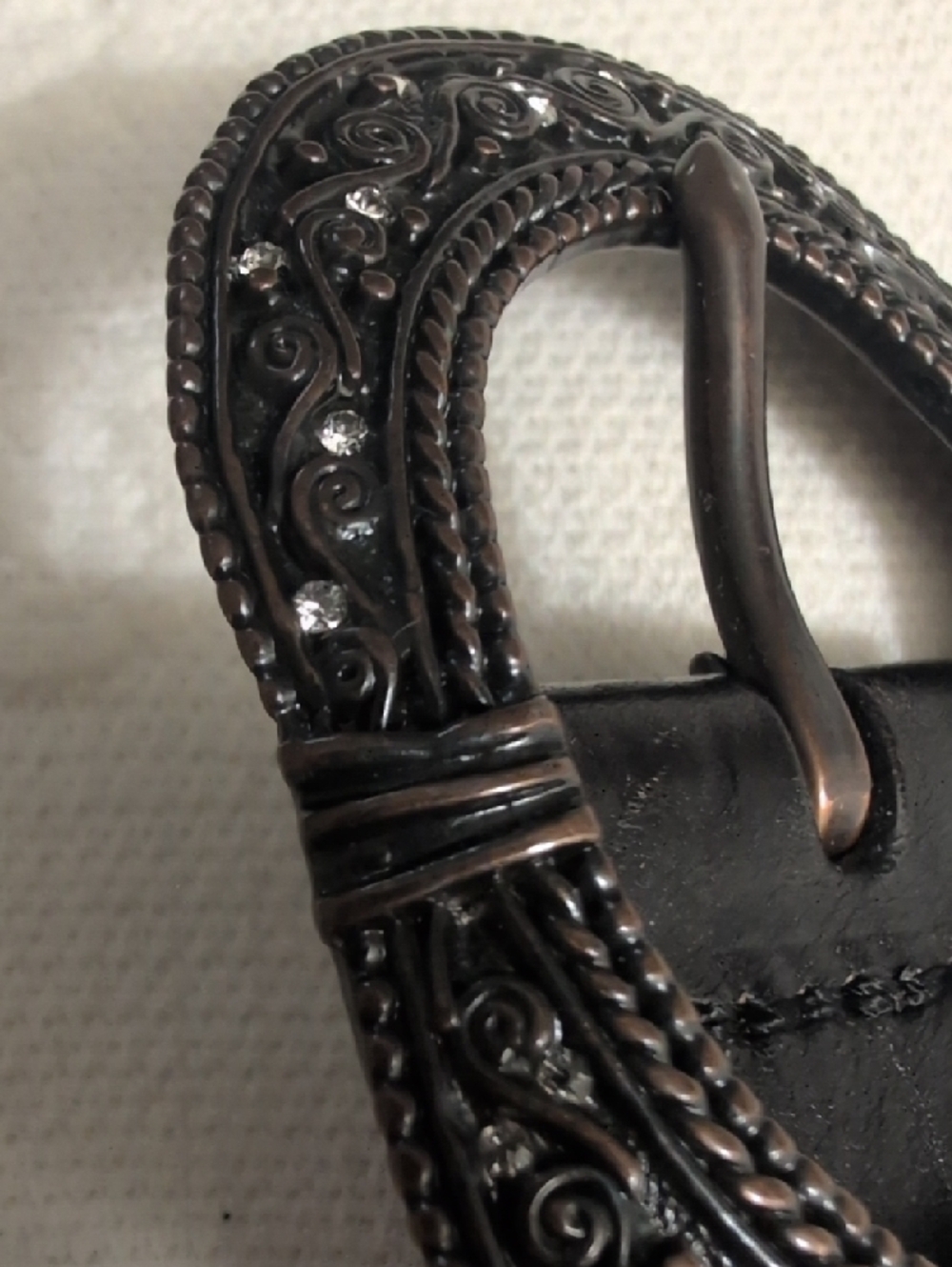 Fossil Black Leather Belt with Decorative Antique Silver Buckle - Picture 3 of 9